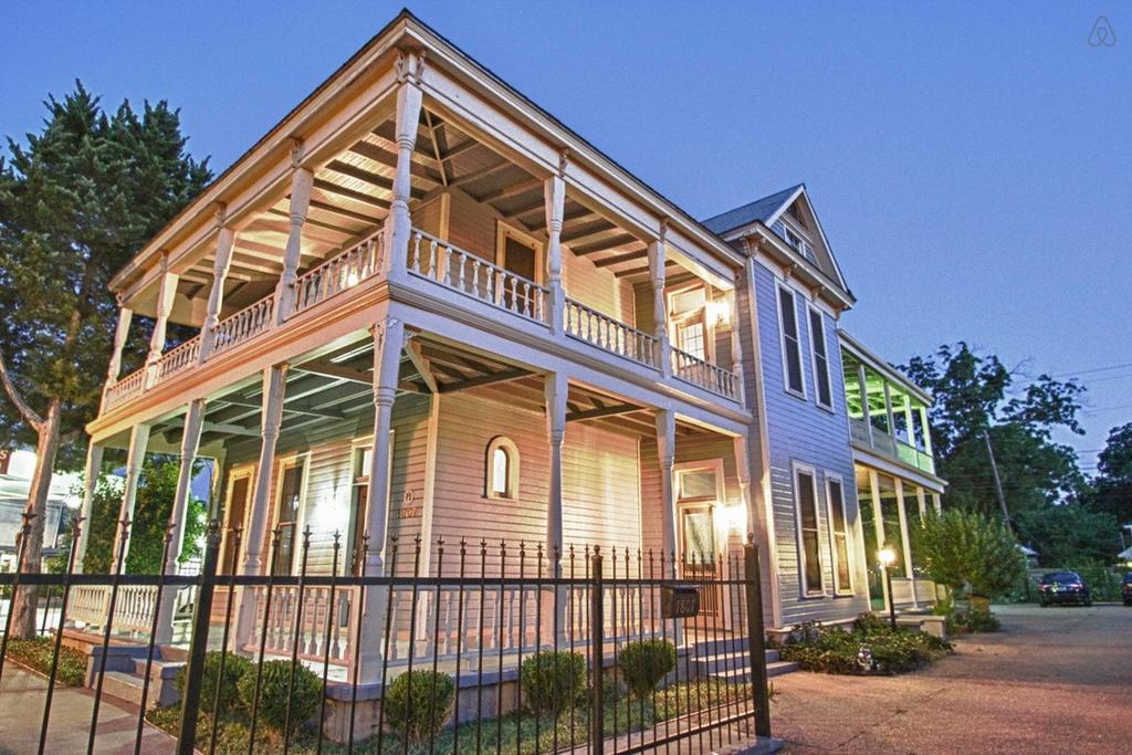 Hk Austin Hostel Exterior photo